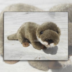 Peluche Loutre couchée 25 cm